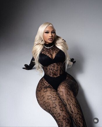 Full leaked Missesforeignn private onlyfans photo