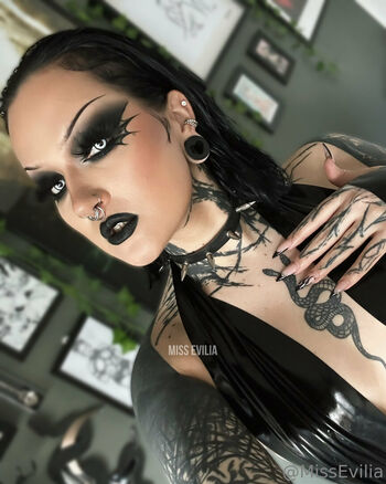 misseviliafree
