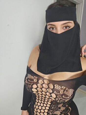 Full leaked Missluluarab private onlyfans photo
