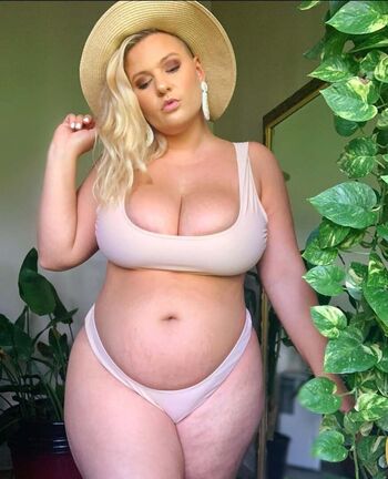 Full leaked Missmadlove private onlyfans photo
