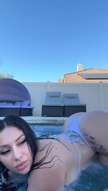 Full leaked Missmichelleyg private onlyfans photo