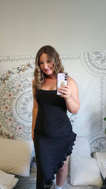 Full leaked Missmoxxximoon private onlyfans photo