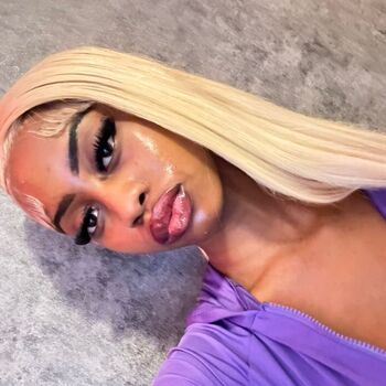 Full leaked Missniakay private onlyfans photo