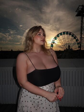 Full leaked Missparaskeva page private onlyfans photo