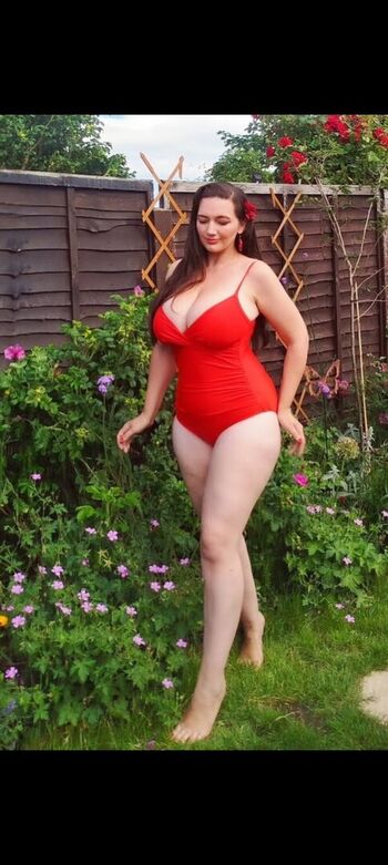 Full leaked Missvintagedresses page private onlyfans photo