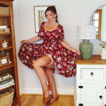 Full leaked Missvintagedresses private onlyfans photo