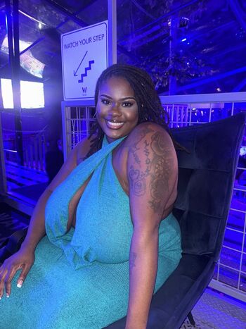 Full leaked Mjmelonz private onlyfans photo