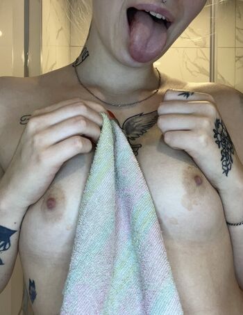 Full leaked Mlina roy page private onlyfans photo