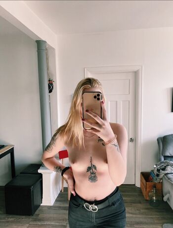 Full leaked Mlina roy private onlyfans photo