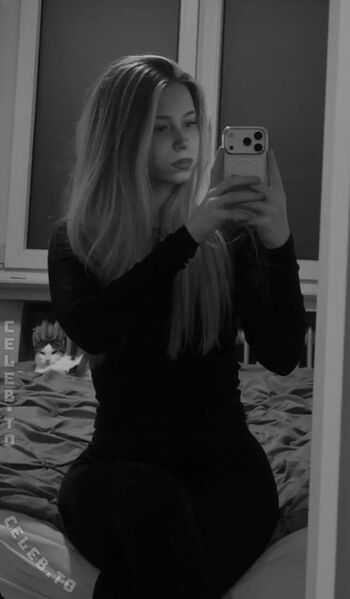 Full leaked Mmelleh private onlyfans photo