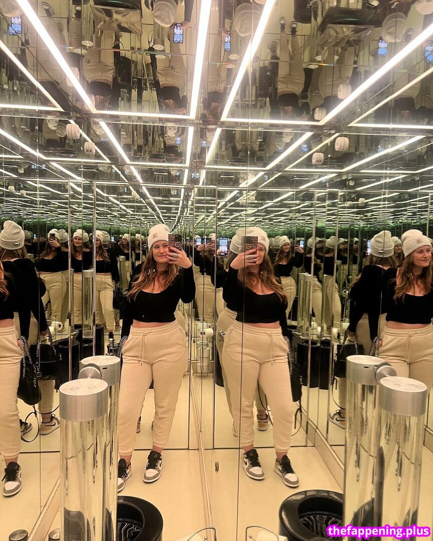 Anna / annaleigh757 / bellasolle / busty / curvy teacher / kathryn_smith / mmmaaarrryyyyyy / sandrafoxxxy / viki.winki Naken OnlyFans Foto #6