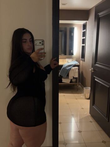 Full leaked Mmmariiis private onlyfans photo