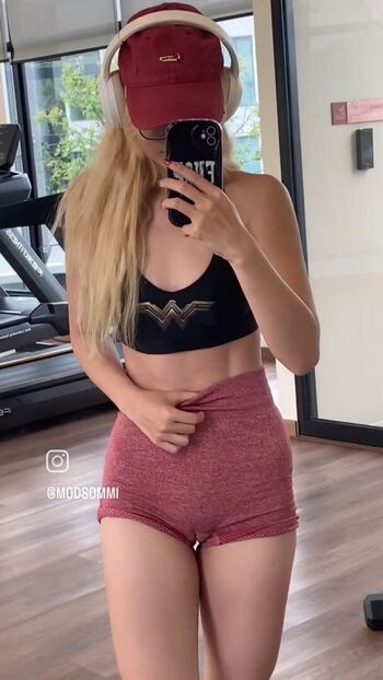 Full leaked Modsommi private onlyfans photo