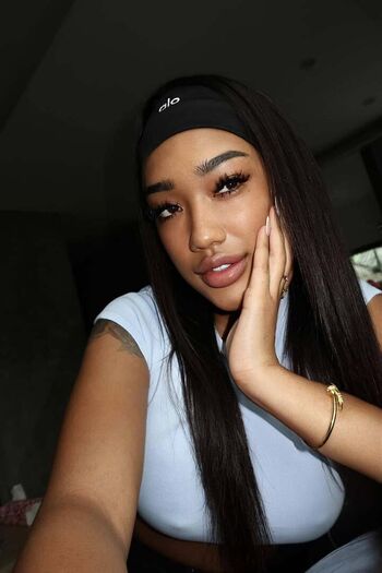 Full leaked Moji xx private onlyfans photo