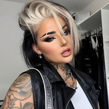 Full leaked Molly hull private onlyfans photo