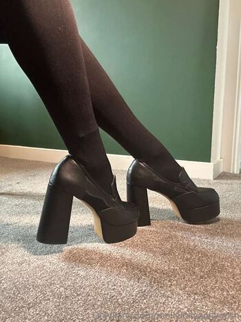 Full leaked Mollylollygollygosh private onlyfans photo