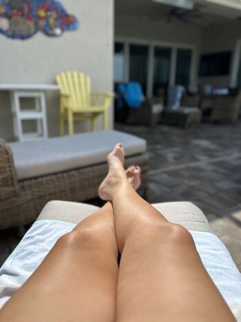 Full leaked Momhascutefeet private onlyfans photo