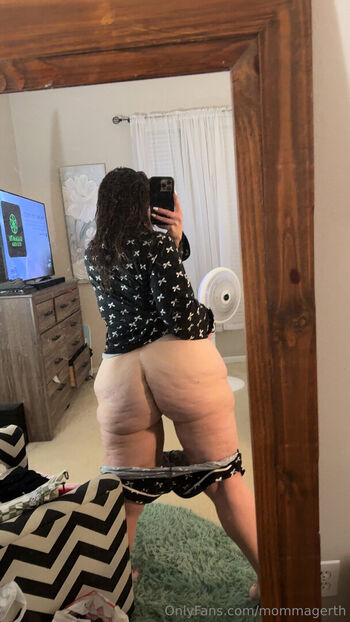 Full leaked Mommagerth page private onlyfans photo