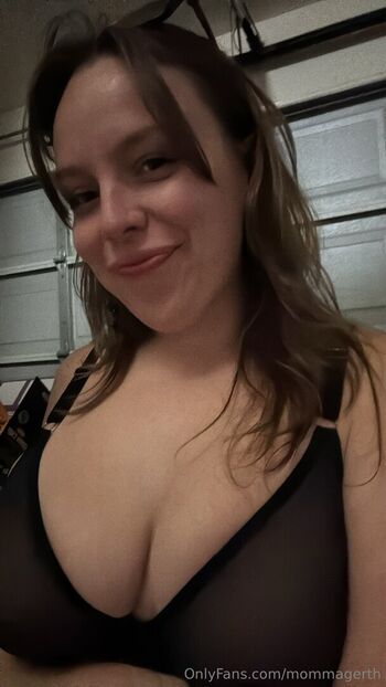 Full leaked Mommagerth page private onlyfans photo