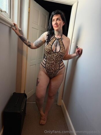 Full leaked Mommmypeach private onlyfans photo