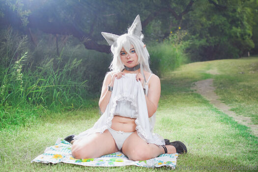 Momoiro Cosplay