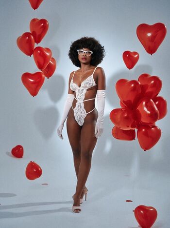 Full leaked Mona andre private onlyfans photo