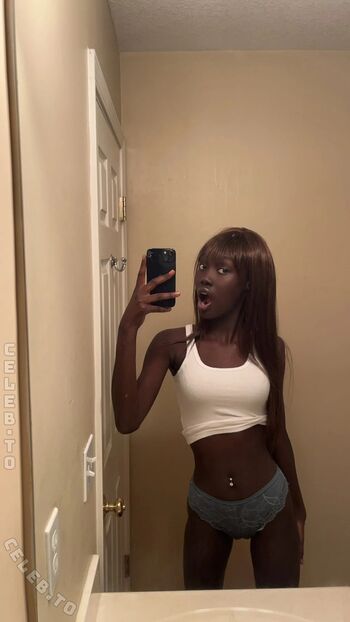 Mona Onyxxx