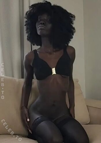 Mona Onyxxx