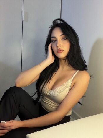 Full leaked Mona schon private onlyfans photo