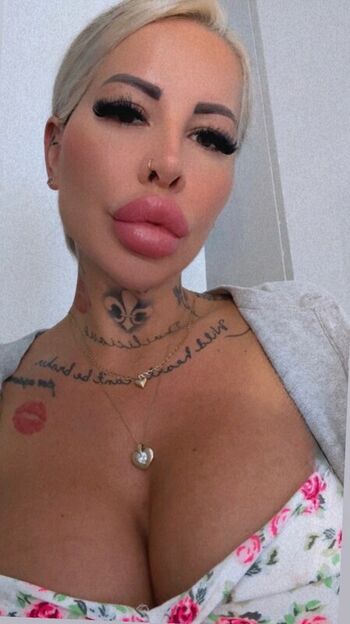 Full leaked Monamonique private onlyfans photo