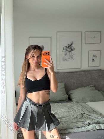 Full leaked Monamystery private onlyfans photo