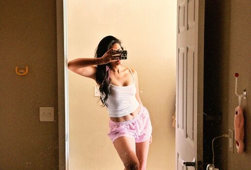 Full leaked Mooneh private onlyfans photo