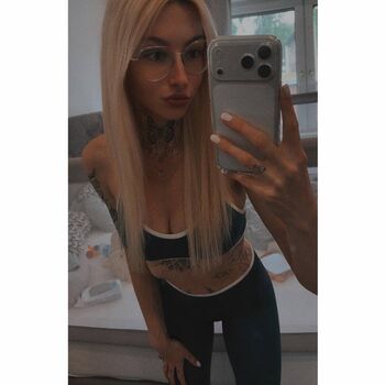 Full leaked Mooni xy private onlyfans photo