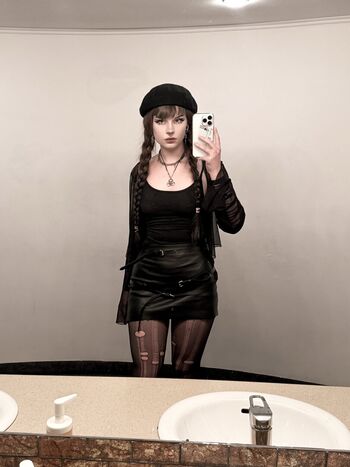 Full leaked Mooxa private onlyfans photo