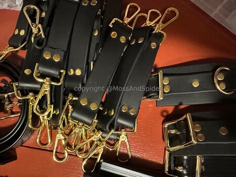 Full leaked Mossandspiders private onlyfans photo