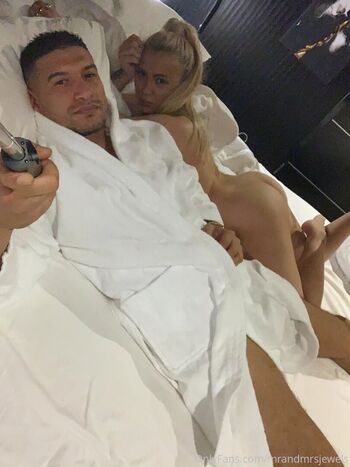 Full leaked Mrandmrsjewels private onlyfans photo