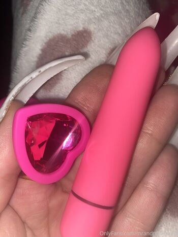 Full leaked Mrandmrsjewels private onlyfans photo