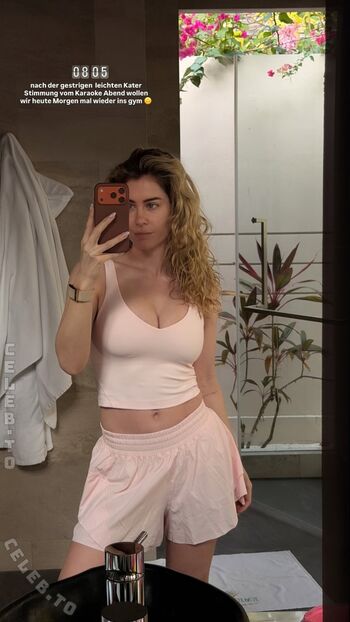 Full leaked Mrs bella private onlyfans photo