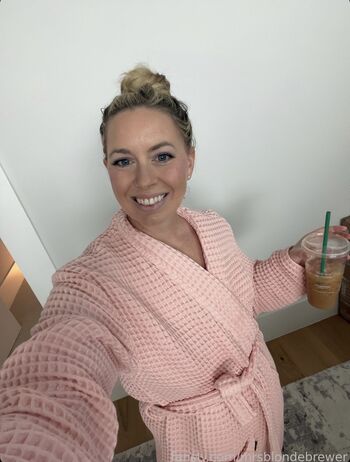 Full leaked Mrsblondebrewer private onlyfans photo