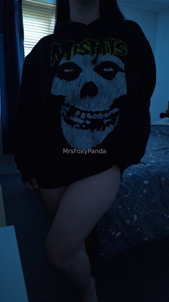 Full leaked Mrsfoxypanda private onlyfans photo