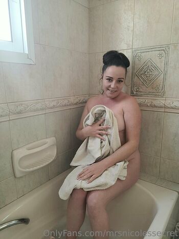 Full leaked Mrsnicolessecret private onlyfans photo