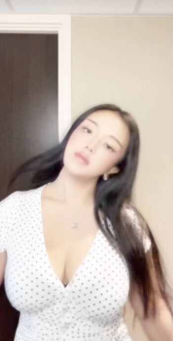 Full leaked Ms nika private onlyfans photo