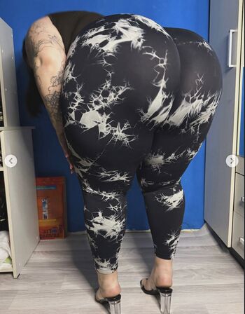 Full leaked Muscle fat girls private onlyfans photo