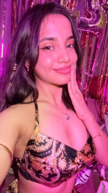 Full leaked Muskan karia private onlyfans photo