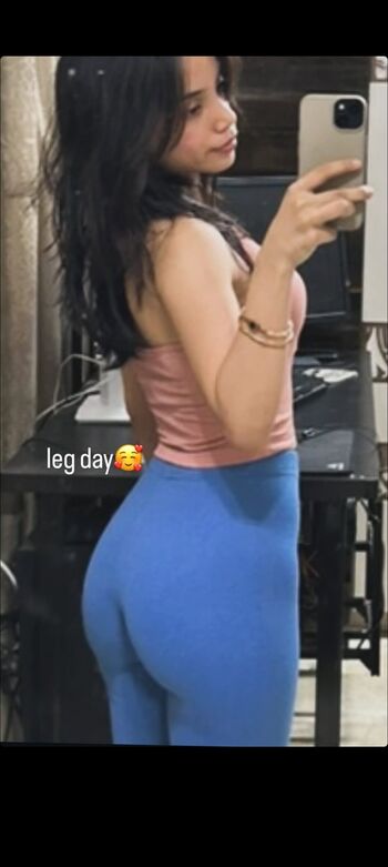 Full leaked Muskan karia page private onlyfans photo