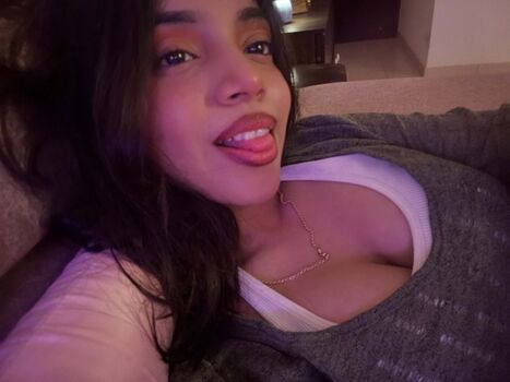 Full leaked Muskan karia private onlyfans photo