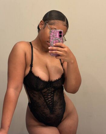 Full leaked Mykiaahhhh private onlyfans photo