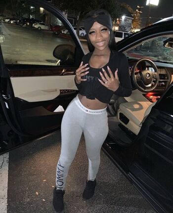 Full leaked N dioraaa private onlyfans photo