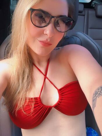 Full leaked Nahzinhaa private onlyfans photo