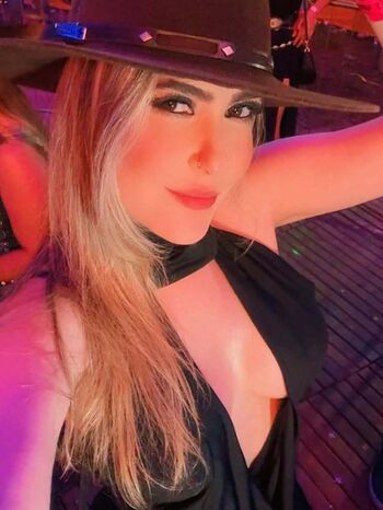 Full leaked Nahzinhaa private onlyfans photo